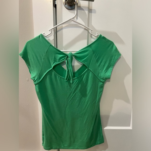 Gap Green Short Sleeve Fitted Shirt with Open Back - Picture 2 of 3